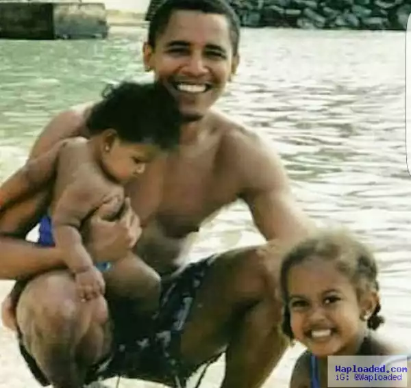 Major throwback photo of Obama and his daughters